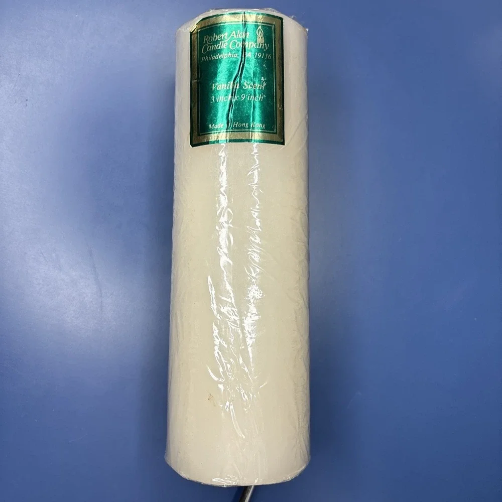 VTG Robert Alan‎ Candle Company Vanilla Scented Pillar Candle 3 x 9 Hong Kong